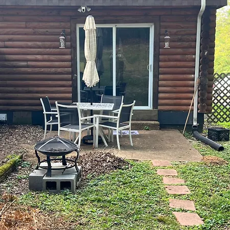 Log Cabin Close To Percy Preist Lake